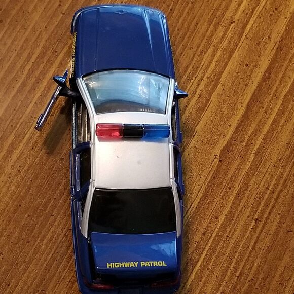 Nevada Highway Patrol Road Champs die cast police car 1:43 scale - Picture 8 of 9